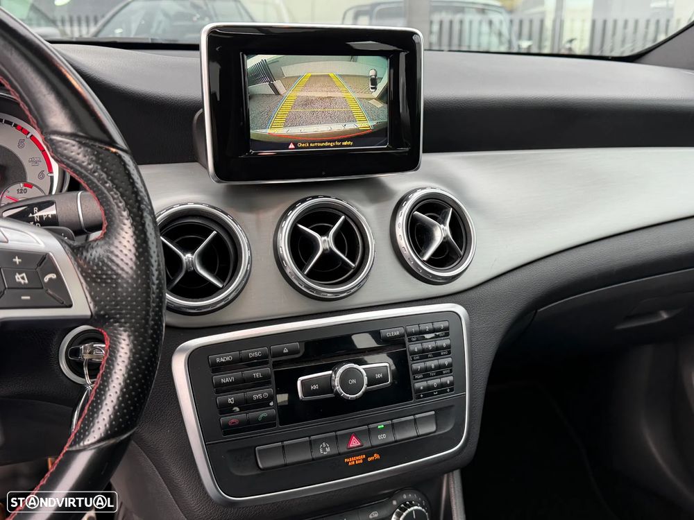 Mercedes-Benz GLA 200 d 7G-DCT AMG Line - 20