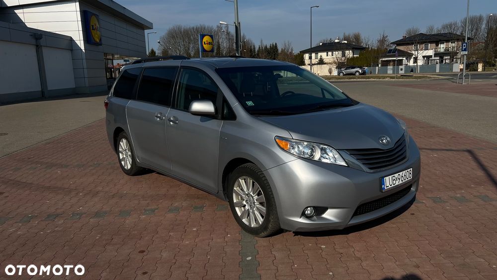 Toyota Sienna 3.5 V6 XLE AWD - 3