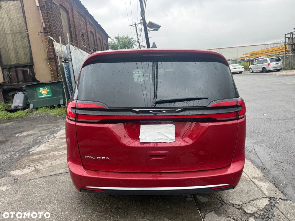 Chrysler Pacifica - 13