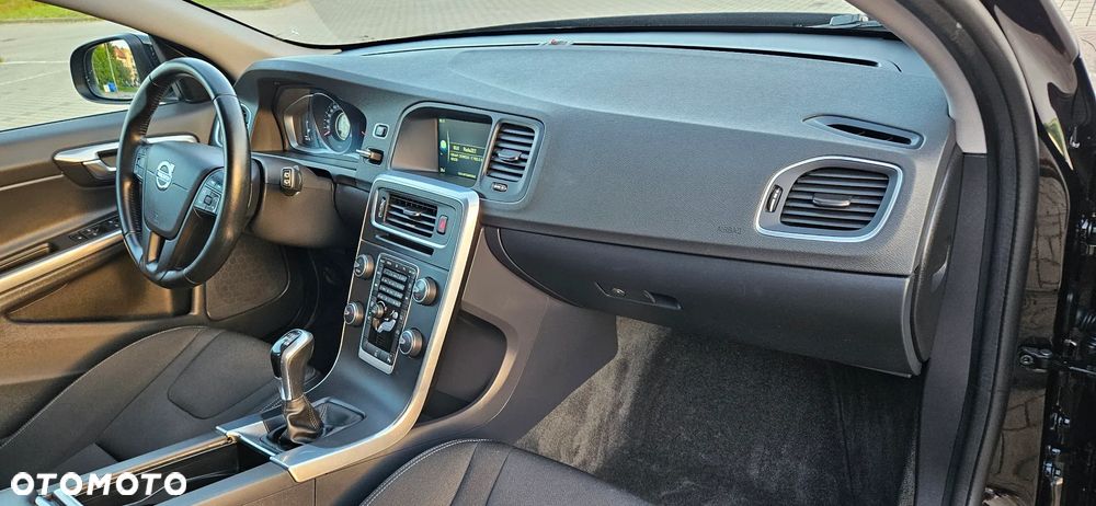 Volvo V60 D2 Momentum - 10