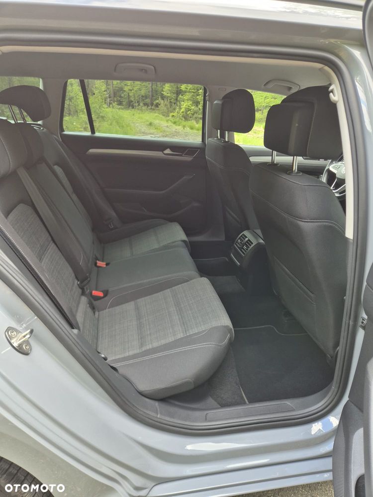 Volkswagen Passat 2.0 TSI Business DSG - 17