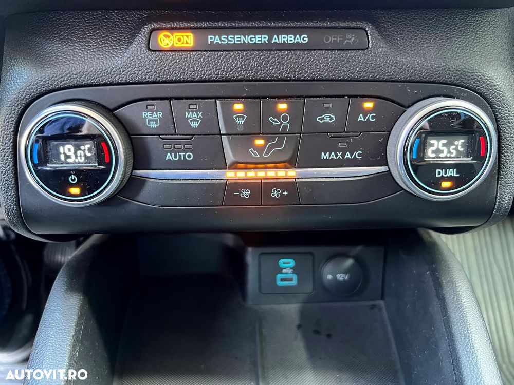 Ford Focus 1.5 EcoBlue Titanium Business - 21