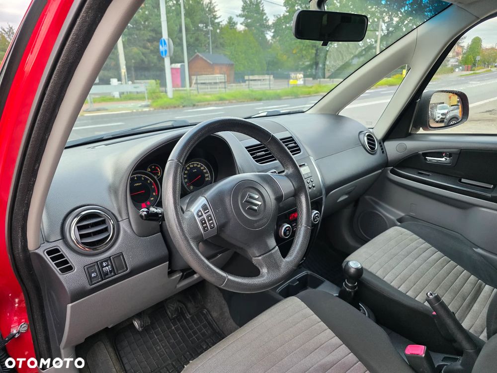 Suzuki SX4 1.6 Comfort Plus - 10