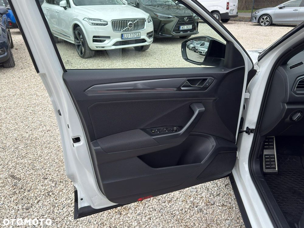 Volkswagen T-Roc - 13