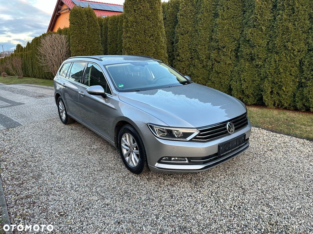 Volkswagen Passat - 2