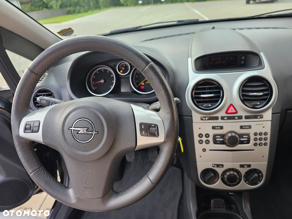 Opel Corsa 1.4 16V 150 Jahre - 12