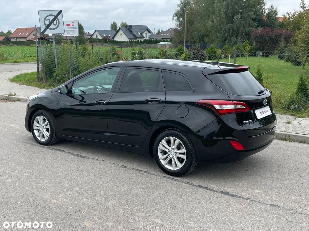 Hyundai i30 Kombi 1.6 CRDI Style - 37