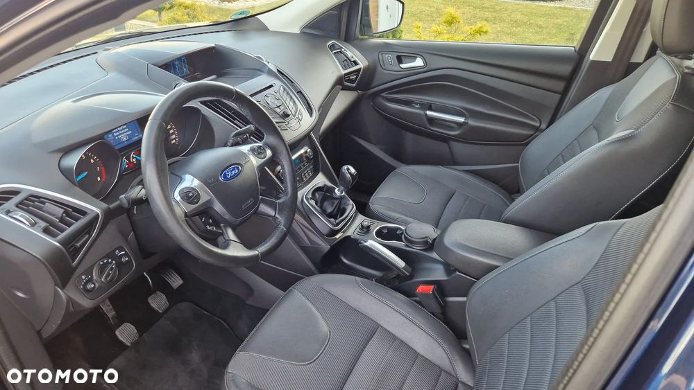 Ford Kuga 1.6 EcoBoost 2x4 Titanium - 17