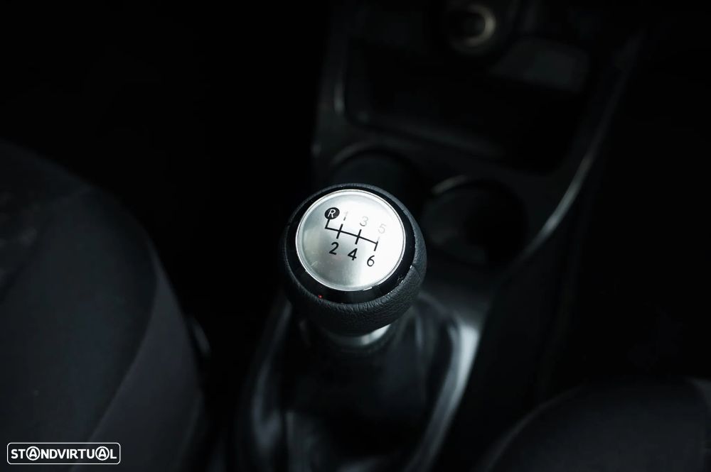 Toyota Urban Cruiser 1.4 D-4D High Pack - 32