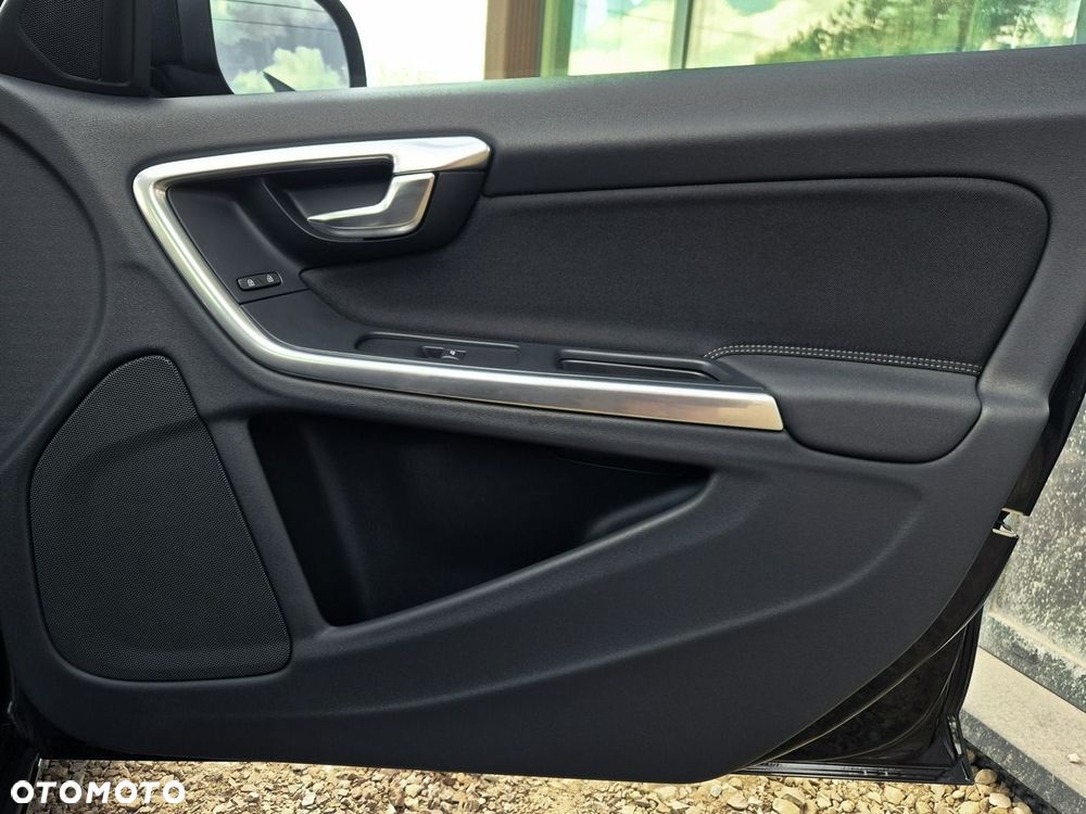 Volvo S60 D3 Momentum - 25