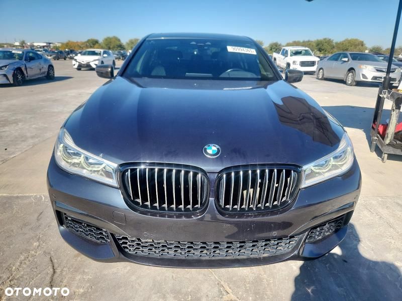 BMW Seria 7 750i xDrive - 5