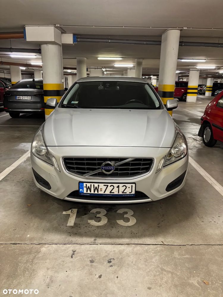 Volvo V60 D3 Momentum - 14
