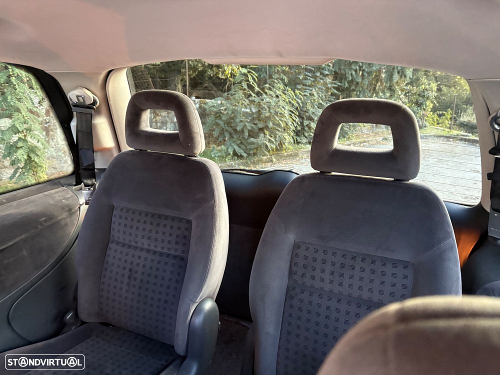 VW Sharan 1.9 TDi Confortline - 12