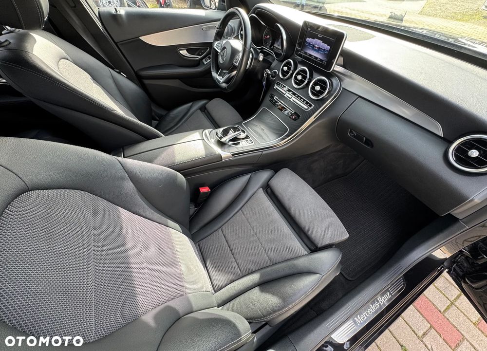 Mercedes-Benz Klasa C 220 d T 9G-TRONIC AMG Line - 26