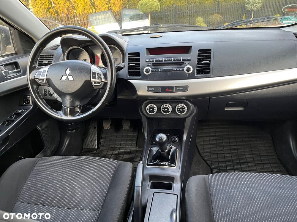 Mitsubishi Lancer 1.8 Invite - 8