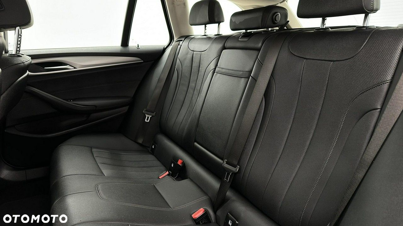 BMW Seria 5 520i - 13
