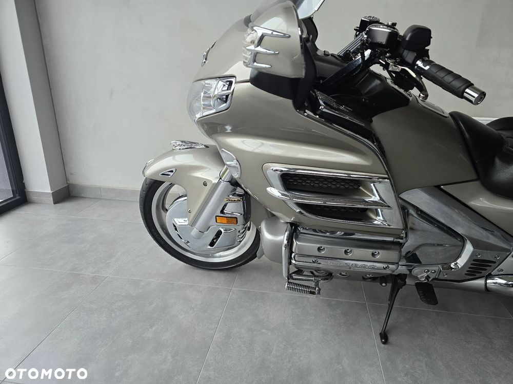 Honda GL - 16