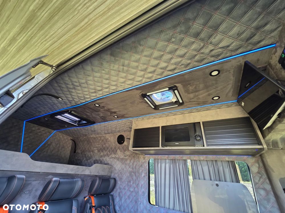 Mercedes-Benz Sprinter - 35