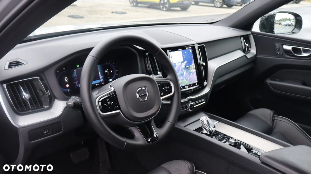 Volvo XC 60 B5 B AWD Plus Dark - 14