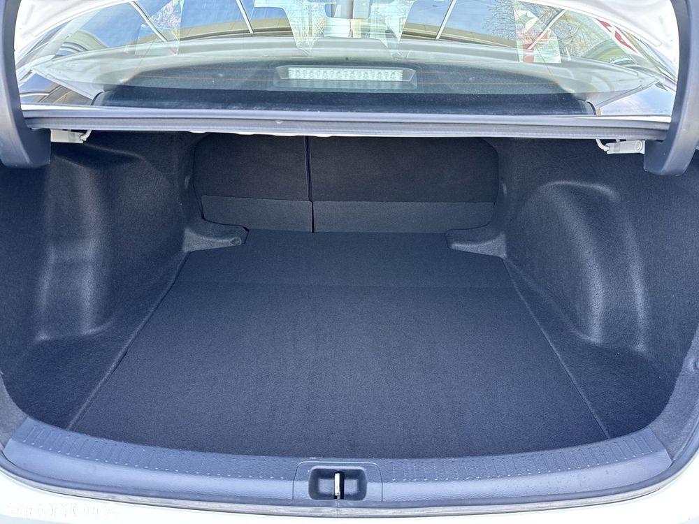 Toyota Corolla 1.8 Hybrid Comfort - 19