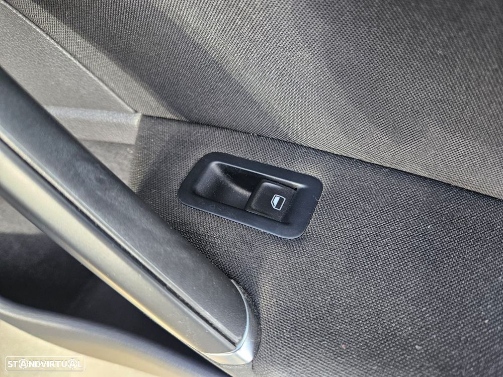 VW Golf Variant 1.6 TDi Confortline - 42