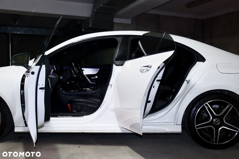 Mercedes-Benz CLA 200 AMG Line 7G-DCT - 14