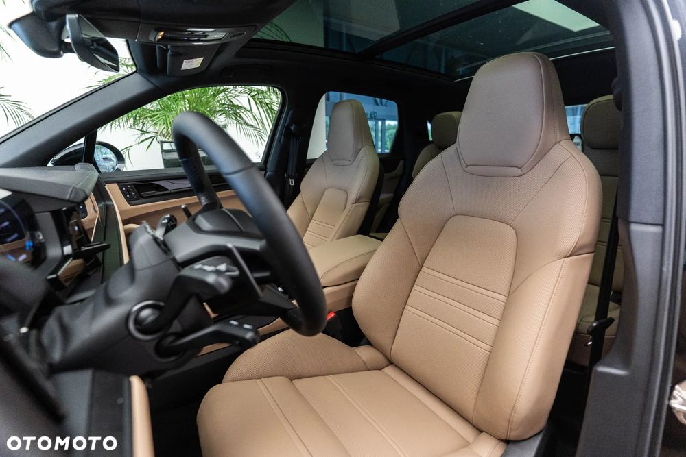 Porsche Cayenne Black Edition - 12