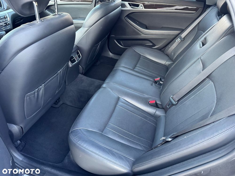 Hyundai Genesis - 21