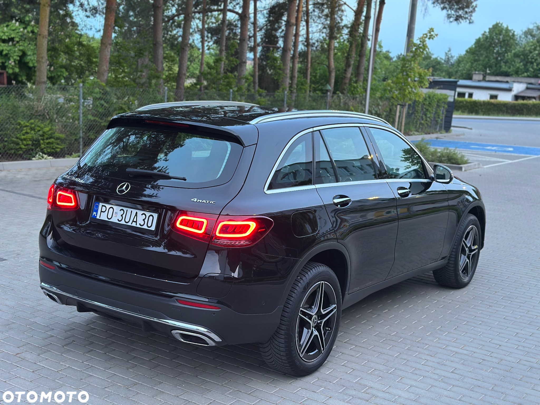 Mercedes-Benz GLC 300 de 4Matic 9G-TRONIC AMG Line - 11