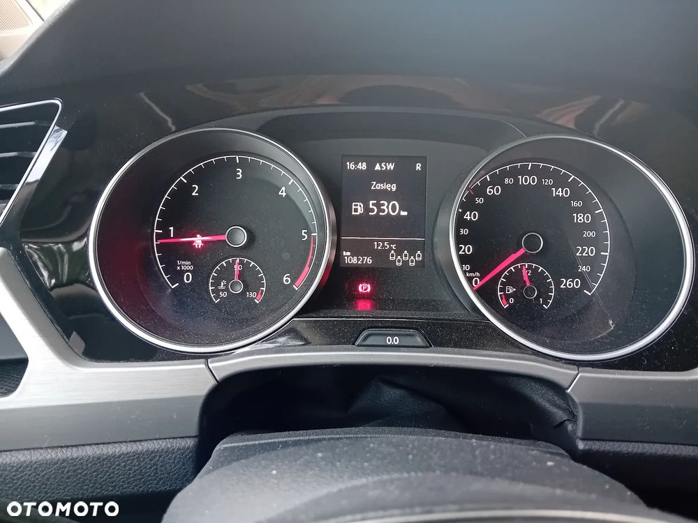 Volkswagen Touran - 12