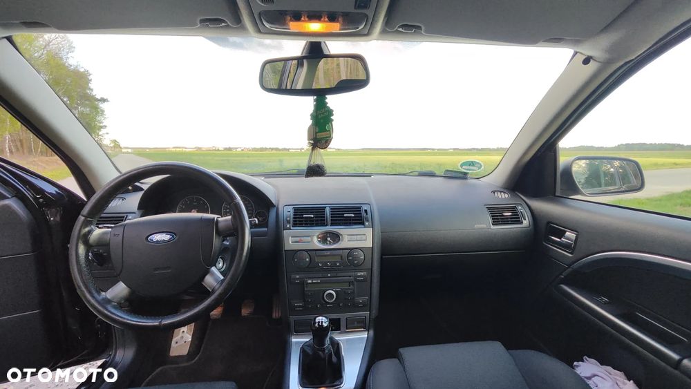 Ford Mondeo 2.0 FF Titanium - 26