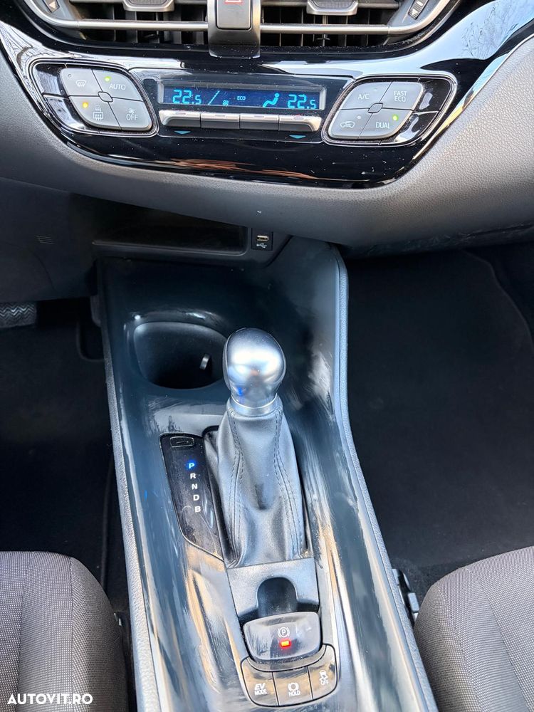 Toyota C-HR - 8
