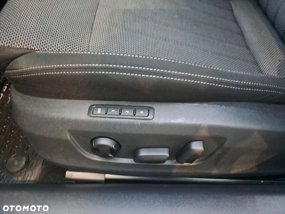 Skoda Superb 2.0 TDI SCR Style DSG - 21