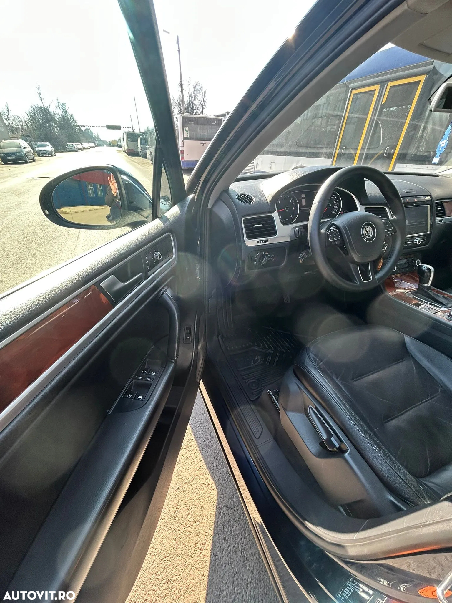 Volkswagen Touareg - 12