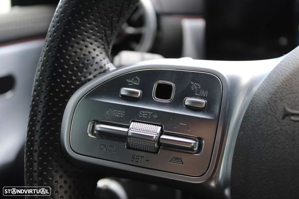 Mercedes-Benz A 250 e AMG Line - 19