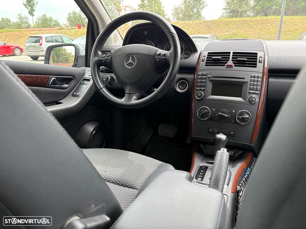 Mercedes-Benz A 180 Autotronic Elegance Special Edition - 9
