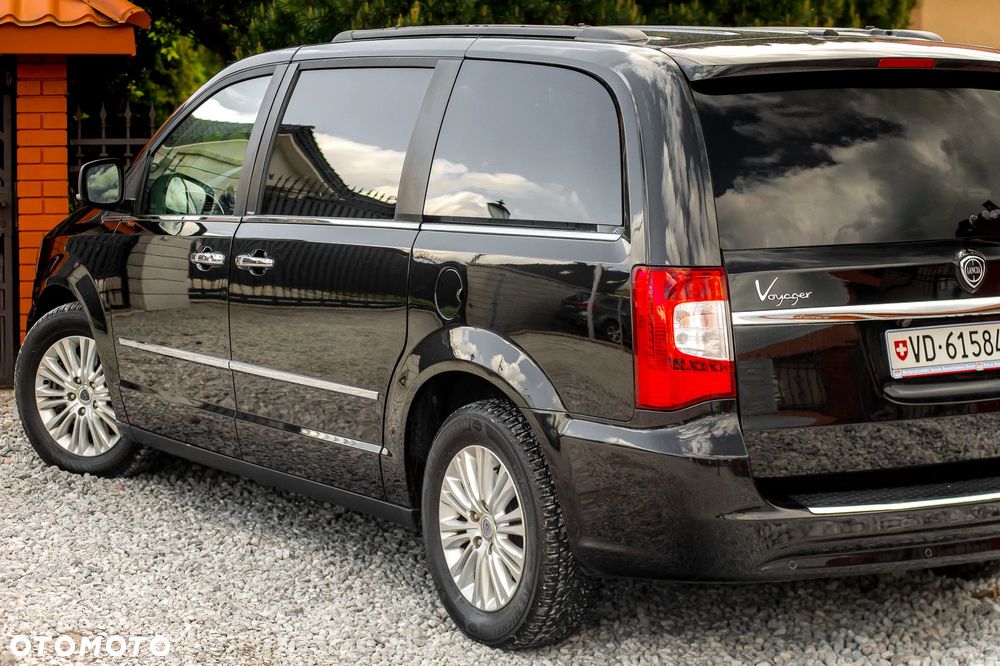 Lancia Voyager 2.8 CRD16v Gold - 8