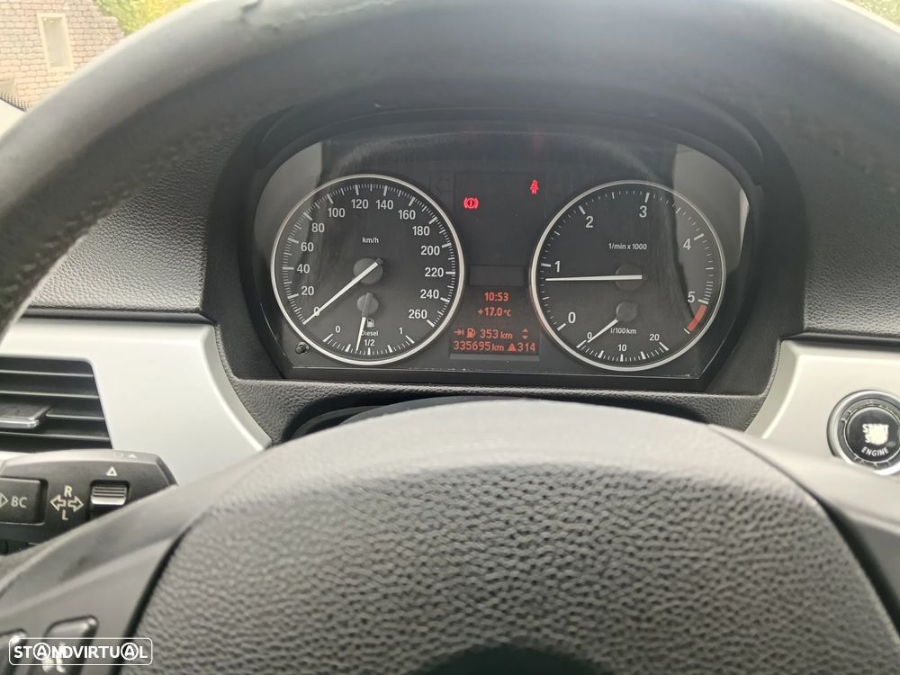 BMW 318 d LifeStyle - 10