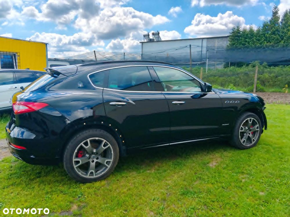 Maserati Levante Q4 - 3