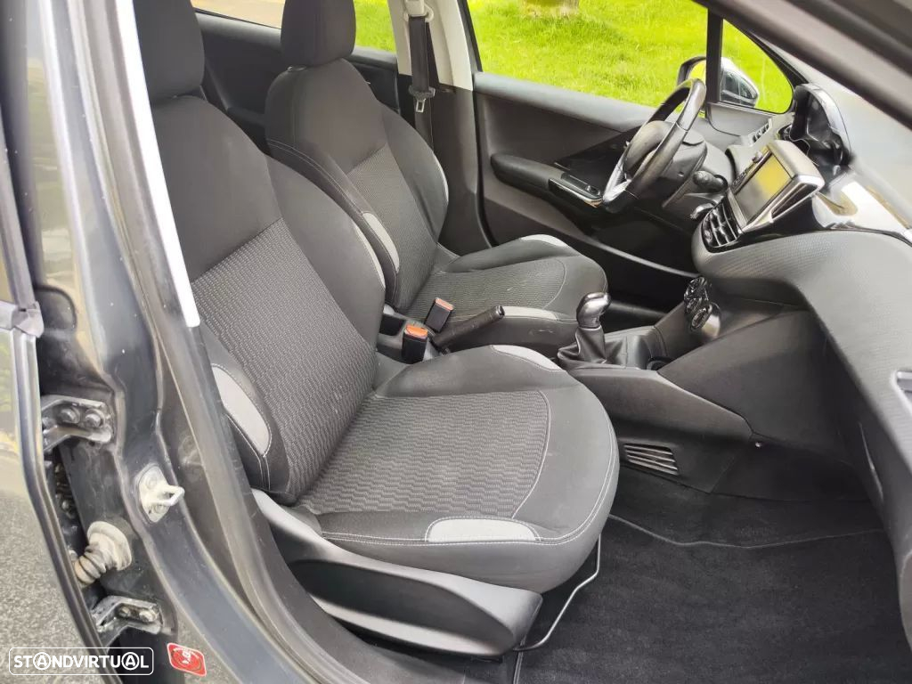 Peugeot 208 1.2 PureTech Style - 16