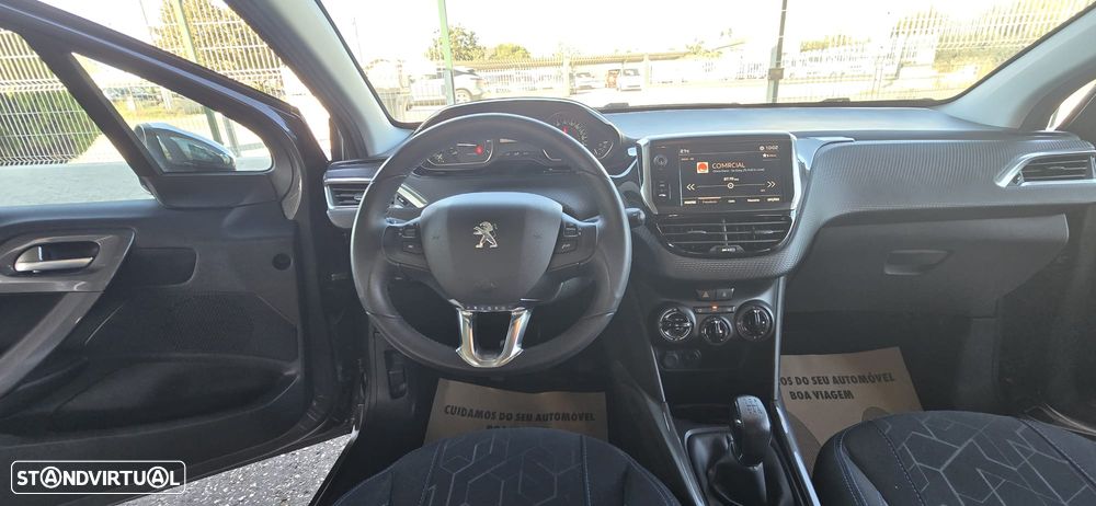 Peugeot 2008 1.2 PureTech Style - 15