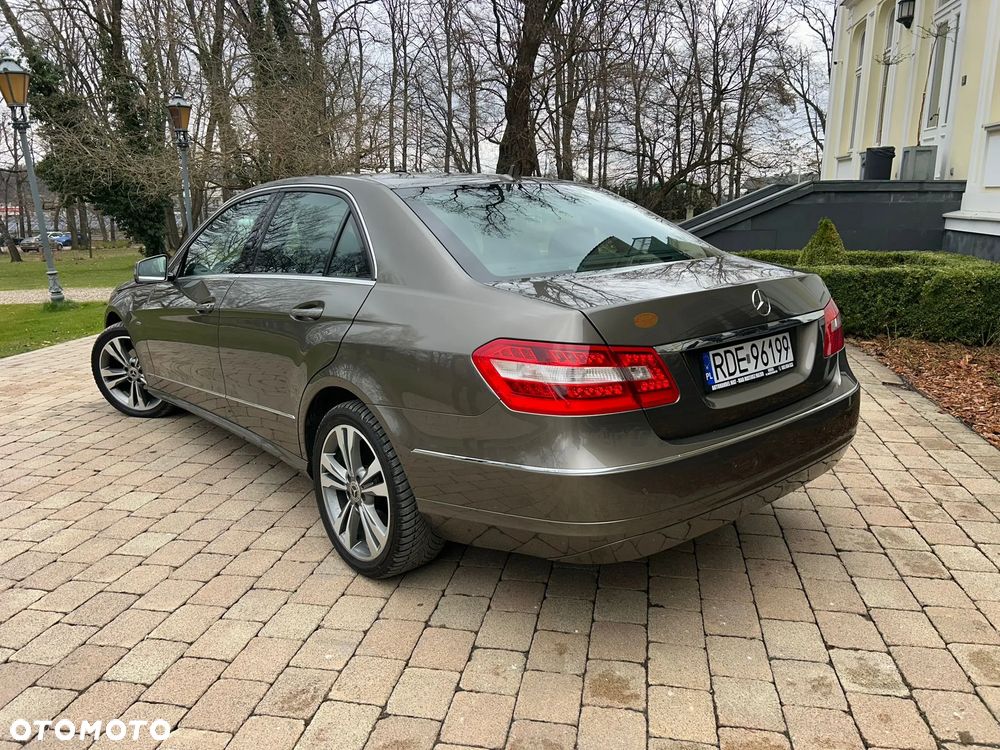 Mercedes-Benz Klasa E 200 CDI DPF BlueEFFICIENCY Automatik Elegance - 4