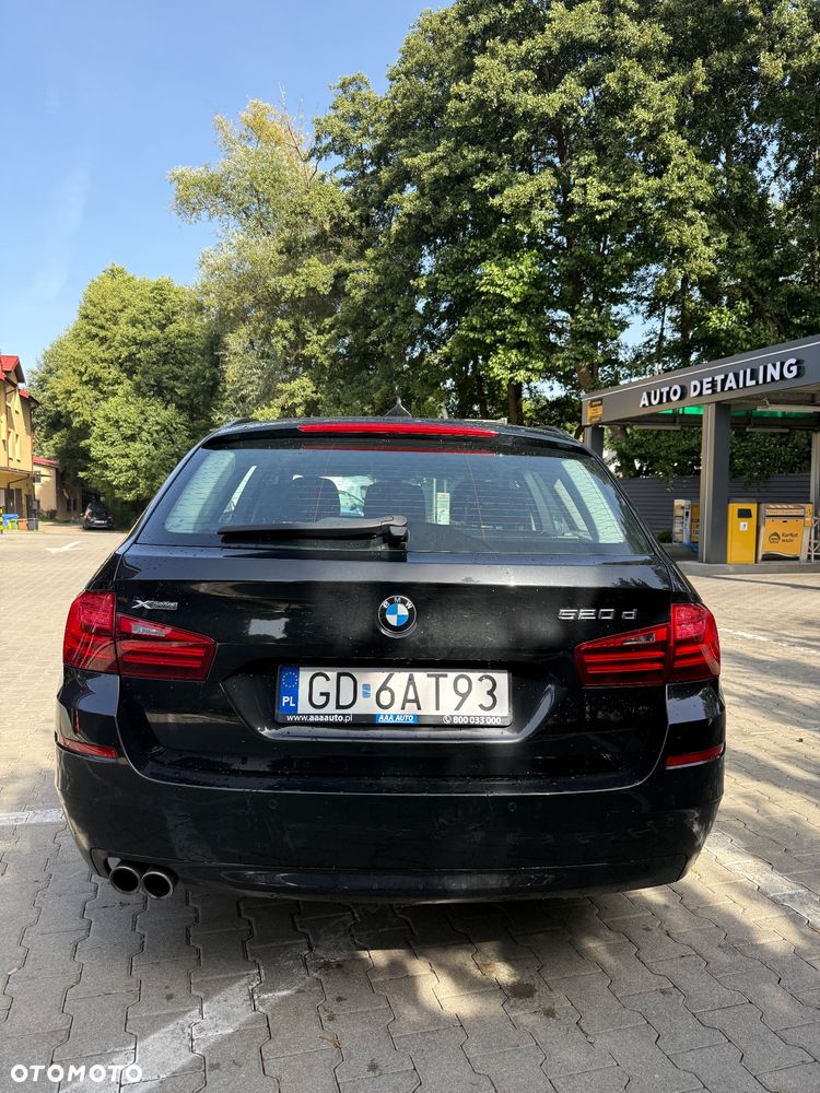 BMW Seria 5 520d xDrive - 4