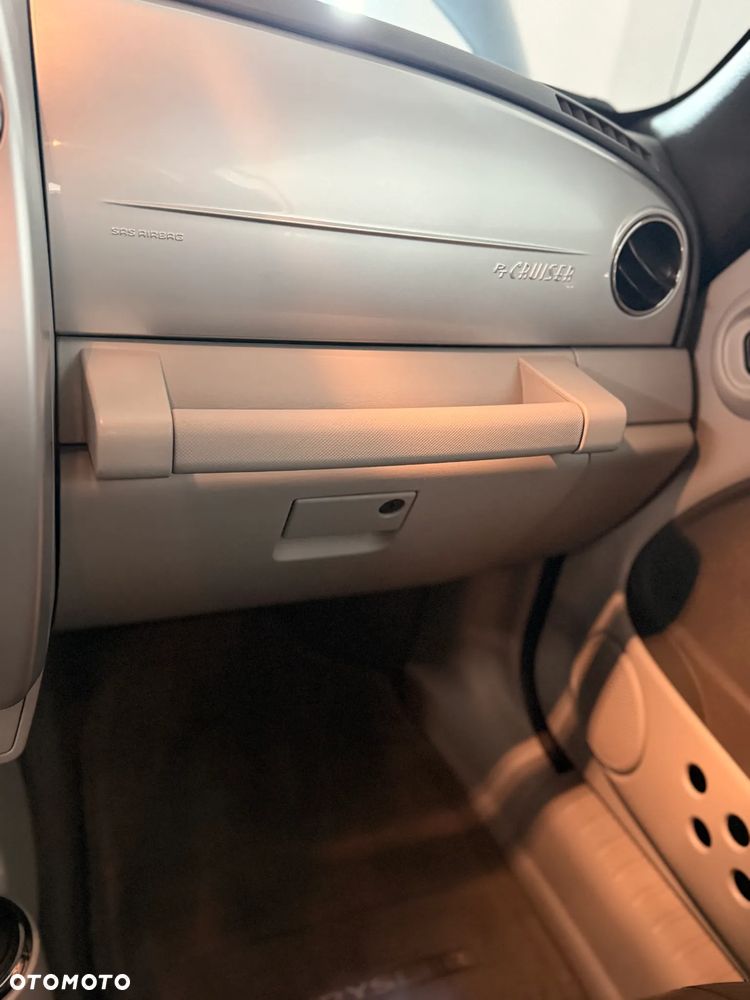 Chrysler PT Cruiser - 16