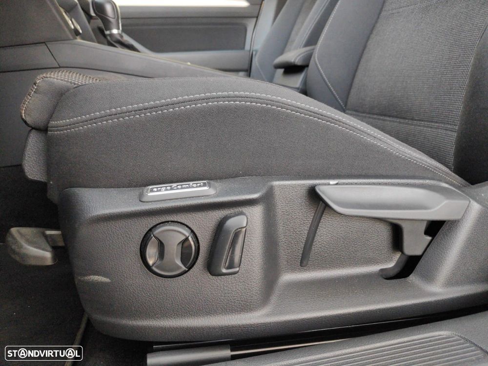 VW Passat Variant 1.6 TDI Confortline DSG - 16