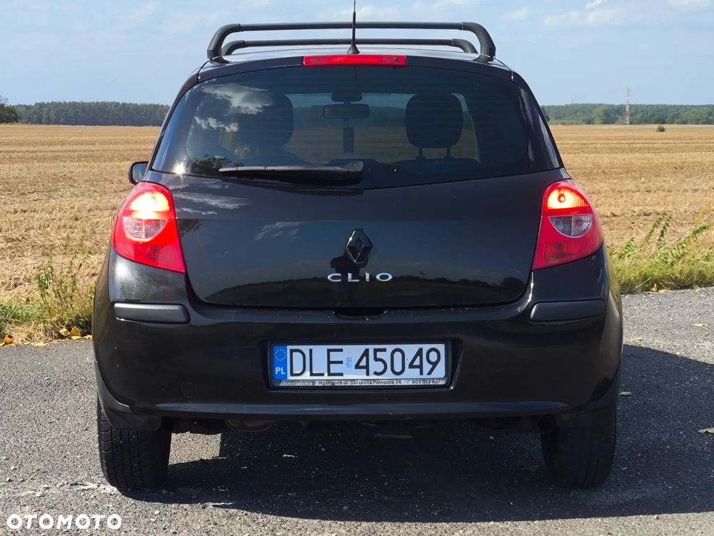 Renault Clio - 8