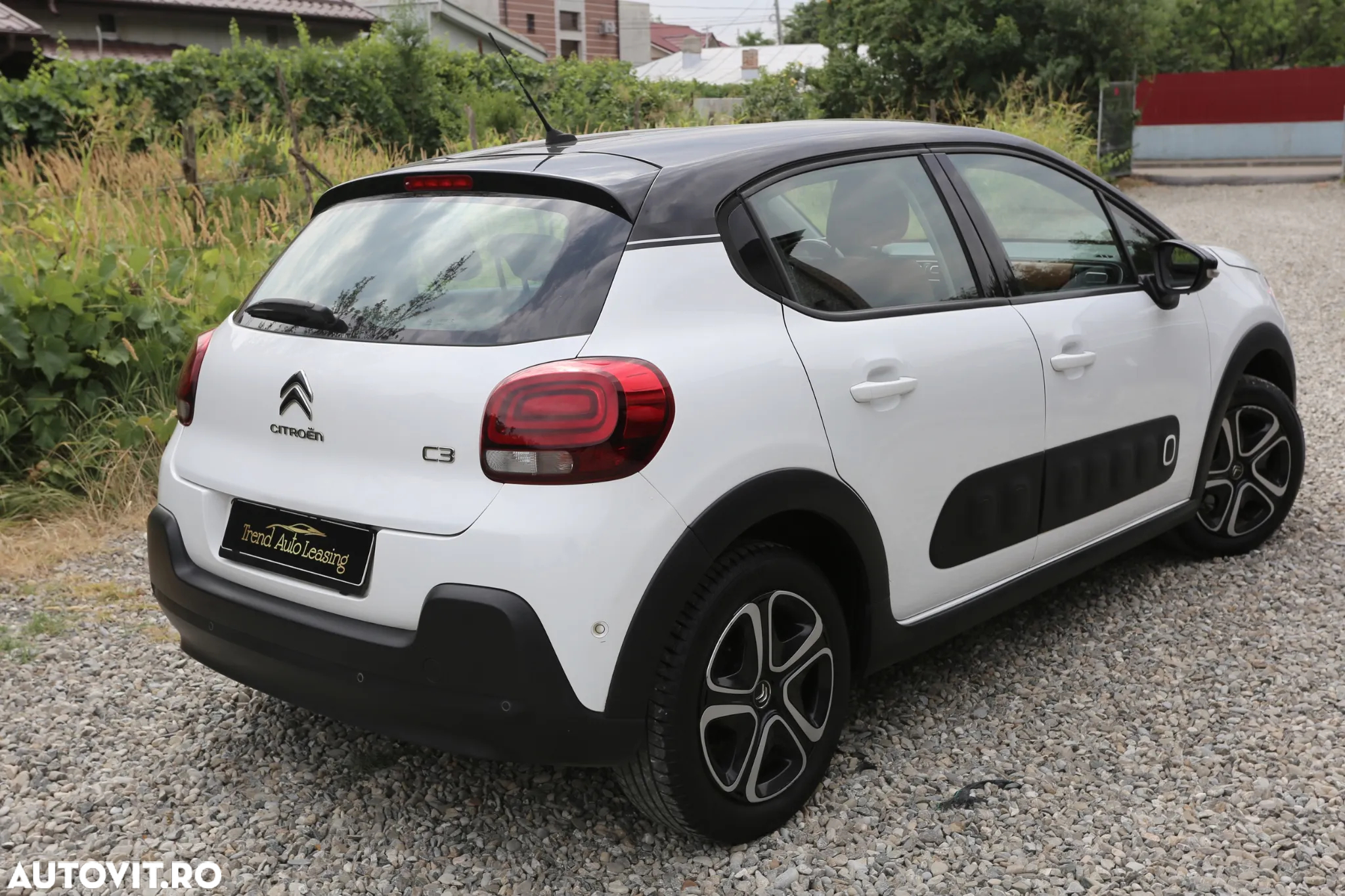 Citroën C3 1.2 PureTech BVM Shine - 4