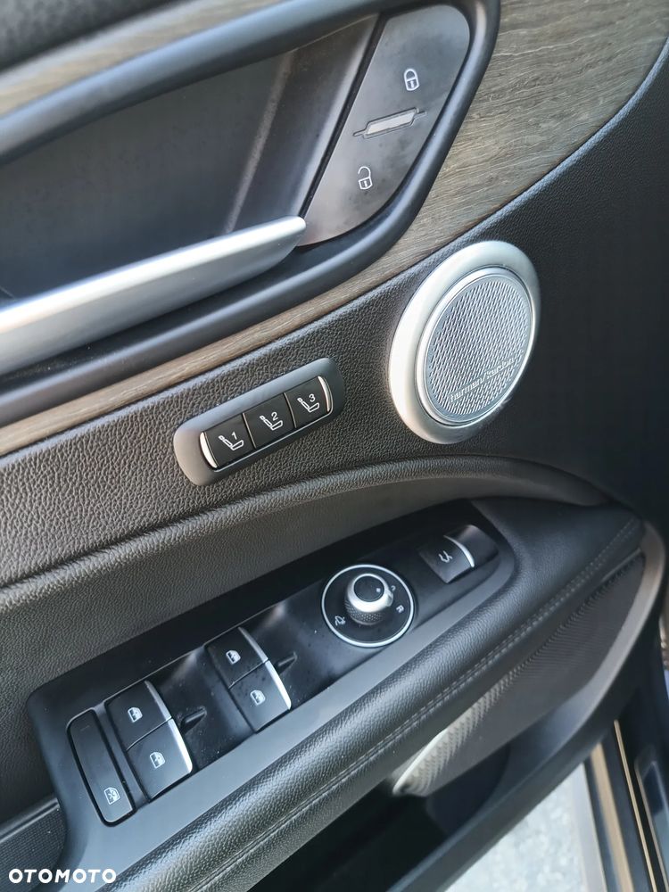 Alfa Romeo Stelvio 2.0 Turbo 16V AT8-Q4 Tributo Italiano - 21