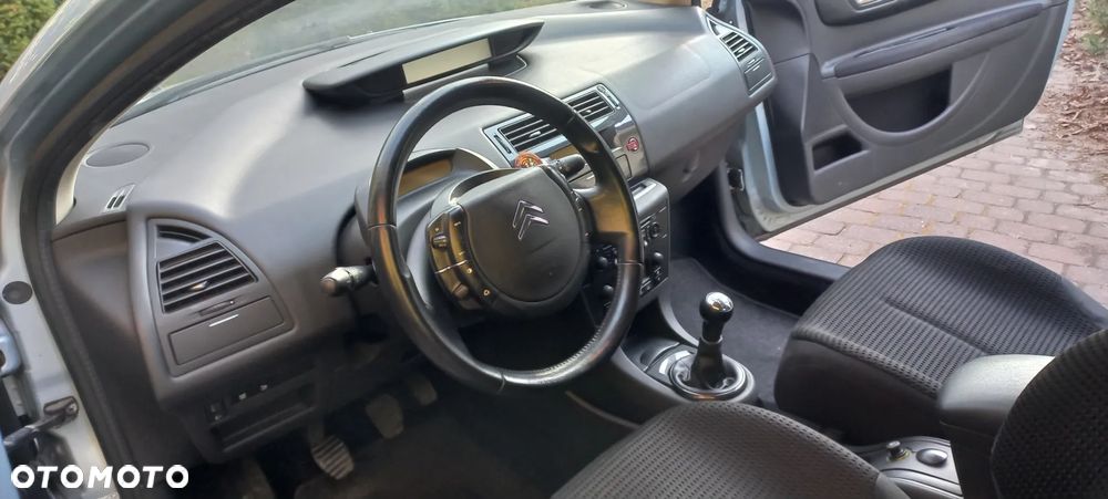 Citroën C4 1.6 16V VTR - 6