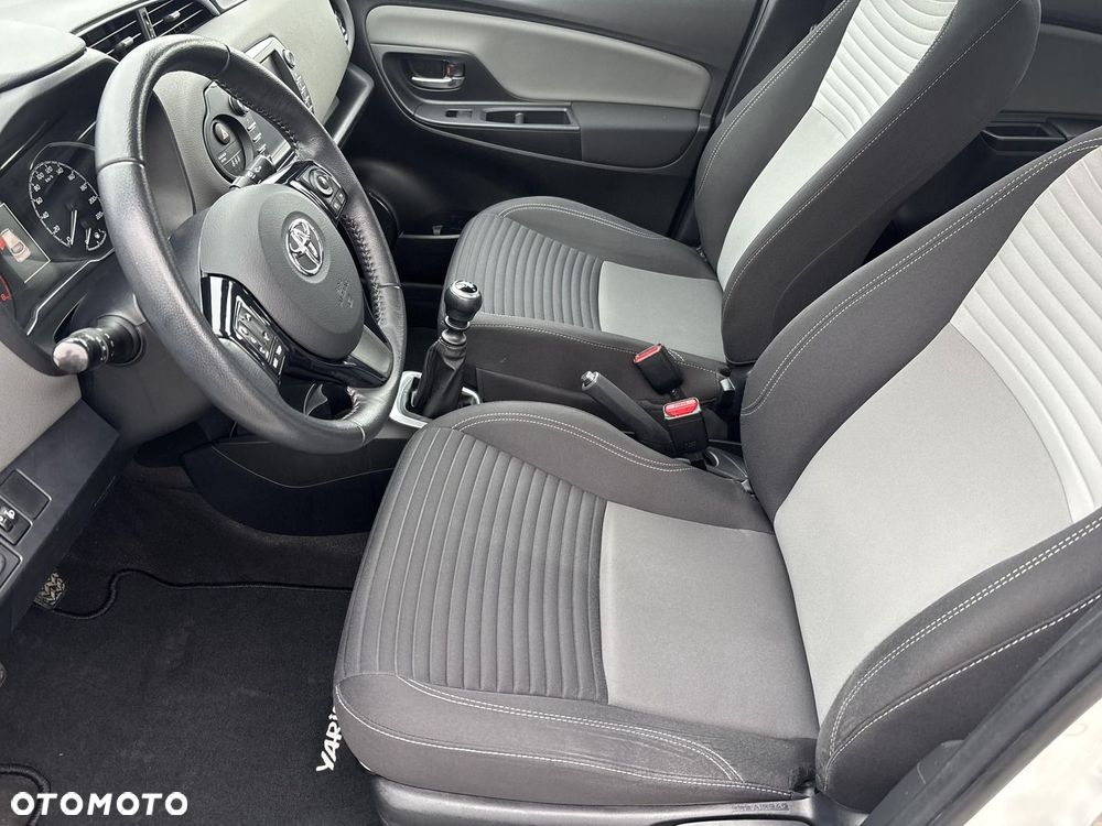 Toyota Yaris - 12